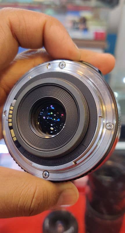 Canon EF-S 24mm f/2.8 STM Lens 3