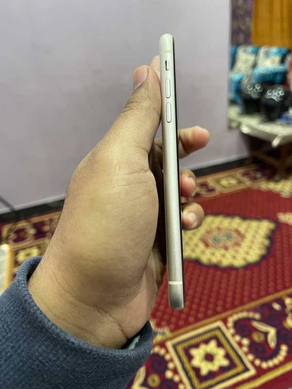 IPhone 11 64 gb 3