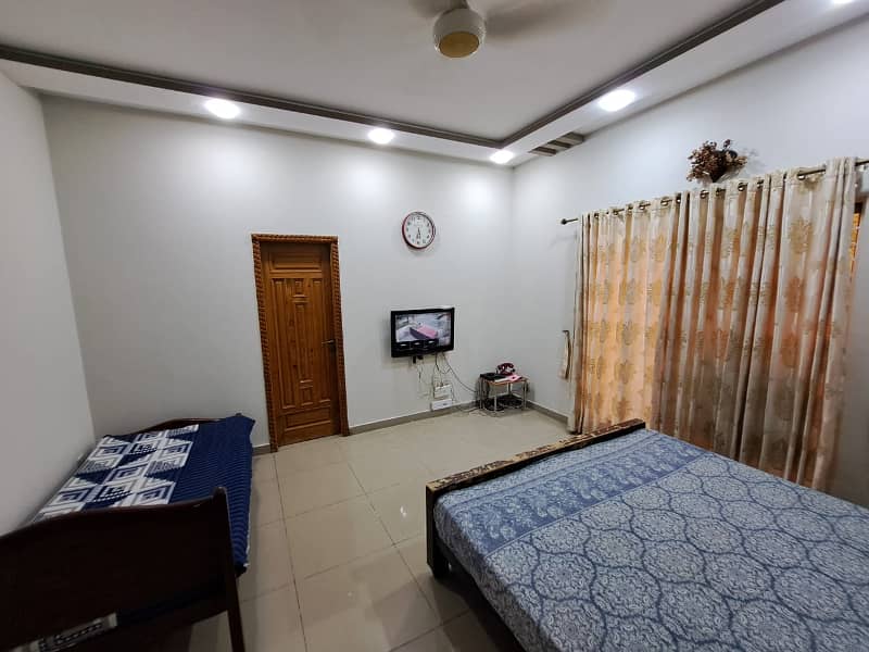 10 Marla Beautiful House With Basement For Rent In Overseas B Block Bahria Town,Lahore 15