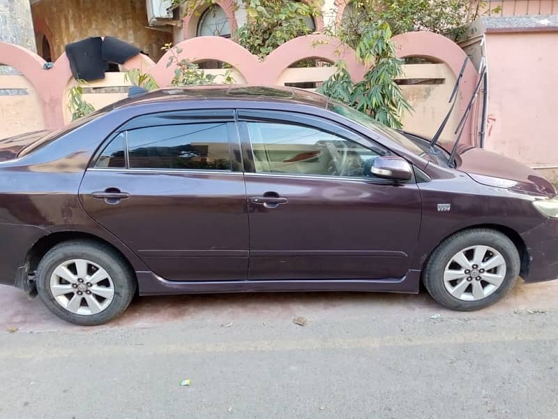 Toyota Corolla Altis 1.6 sun roof 2012 3