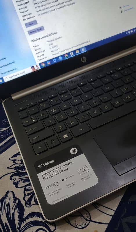 HP 14Core  i3 7th gen 512gb ssd 4gb ram 4