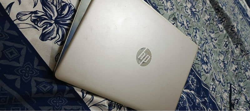 HP 14Core  i3 7th gen 512gb ssd 4gb ram 5