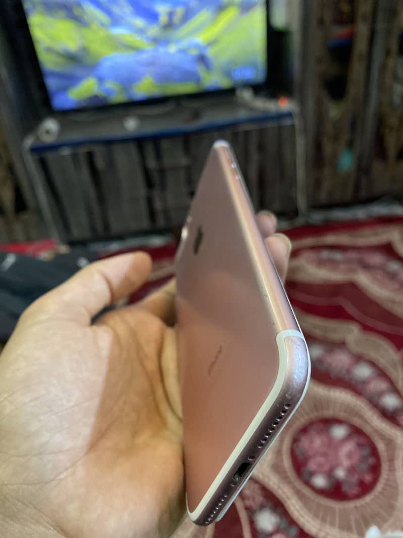 Apple iPhone 7 Plus 4