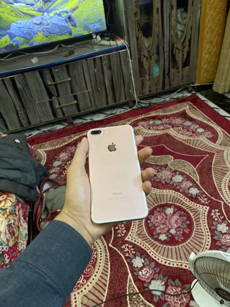 Apple iPhone 7 Plus 5