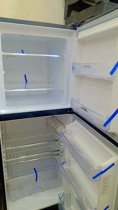 fesh condition. fridge 0305/666/4915 2