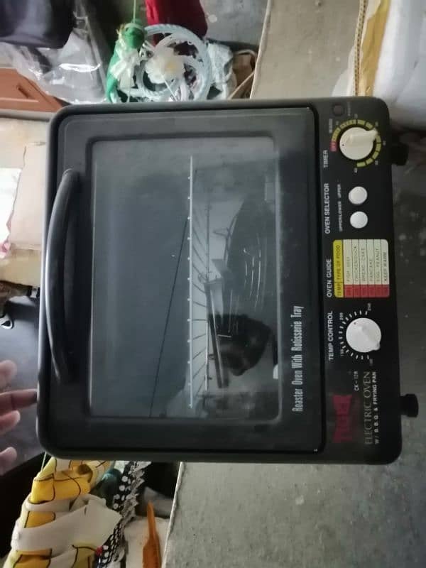 1000Watt Electric Baking Oven 1