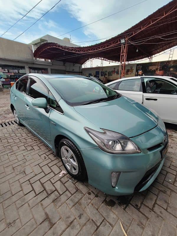 Toyota Prius 2012 13