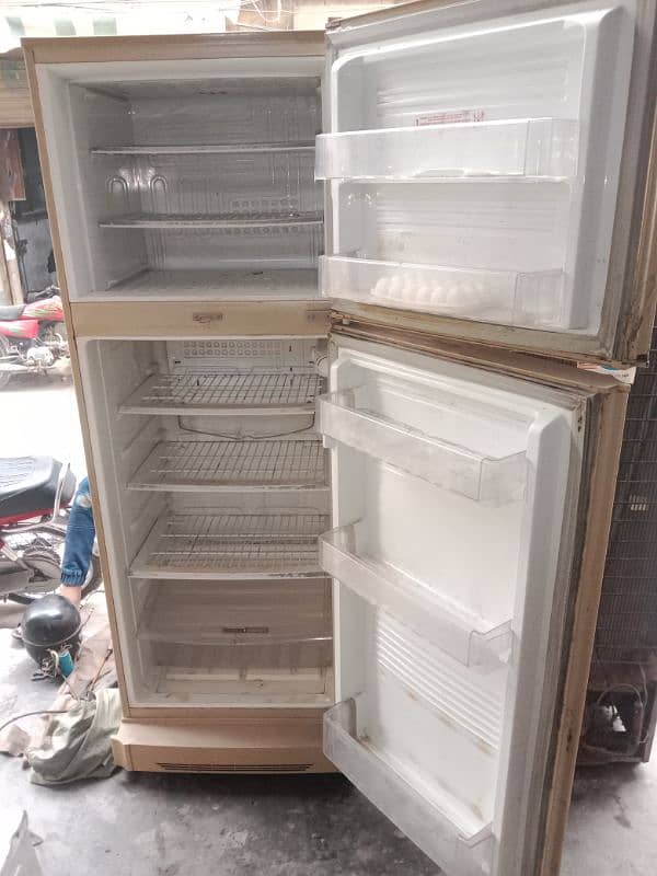 Pel fridge very good condition 1