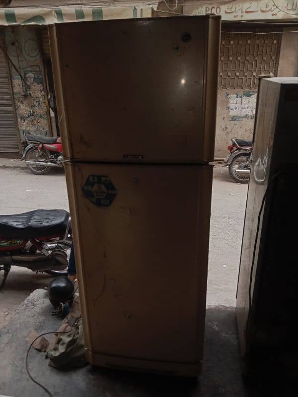 Pel fridge very good condition 2