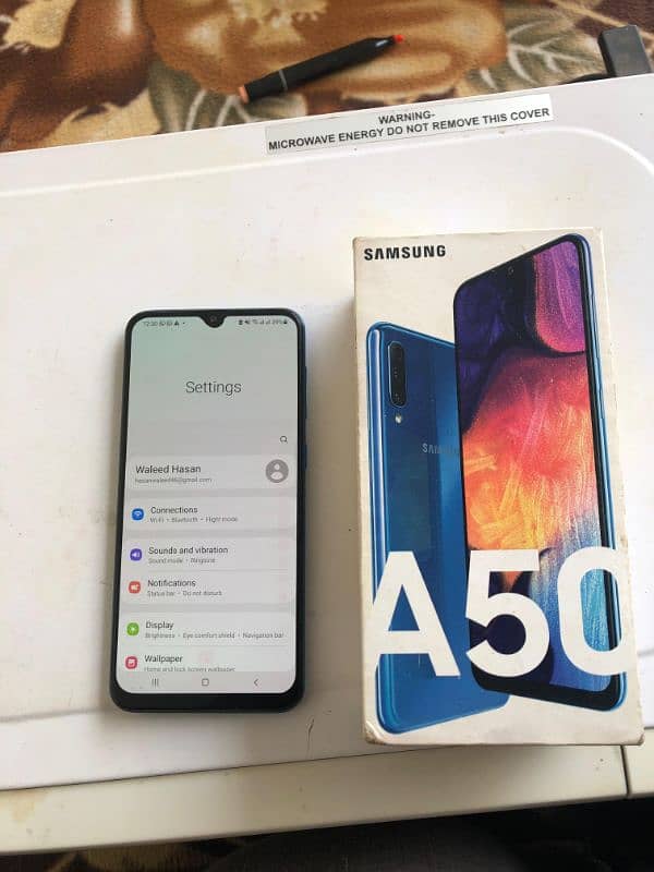 Samsung A50 6/128 complete box in Good condition 11