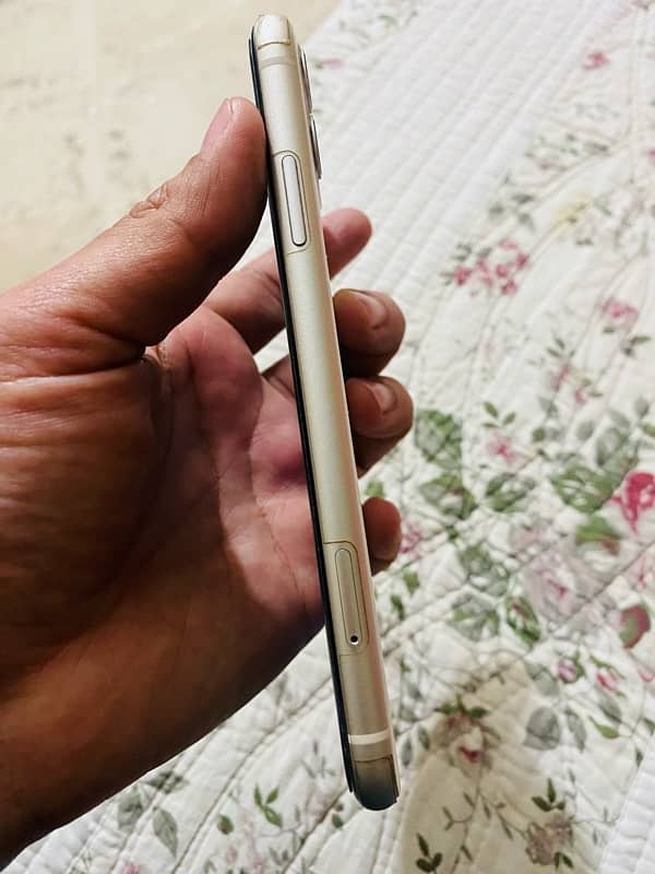 iPhone 11 128GB Dual Sim PTA APPROVED 4