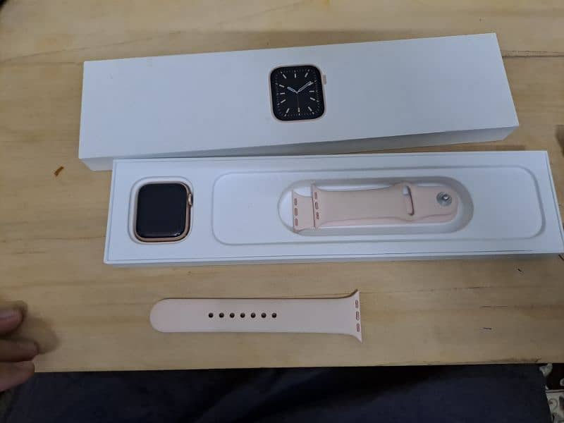 Apple series 6 watch 40 mm 2