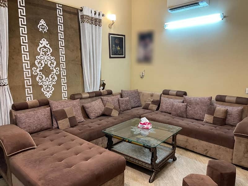 Prime Location House Of 13 Marla For sale In Islampura 1