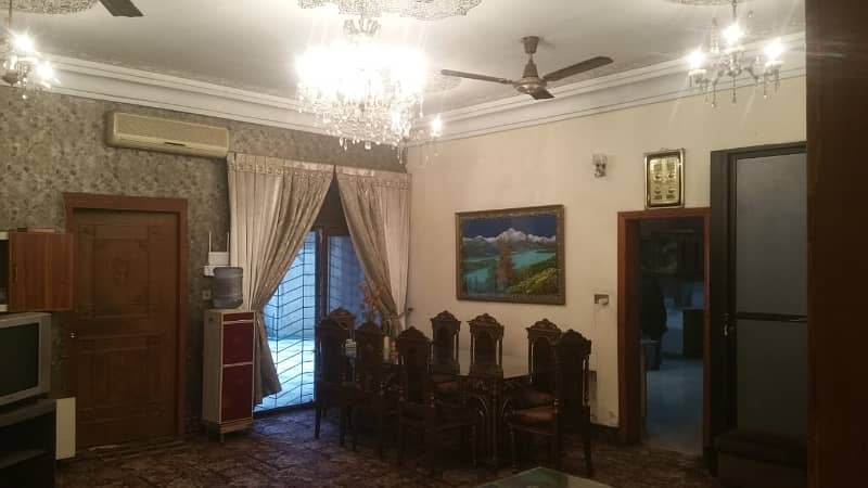 Model Town 2 Kanal House Up For sale 0