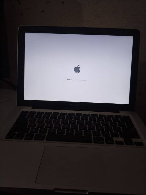 Mac book pro core i5 2nd generation 1