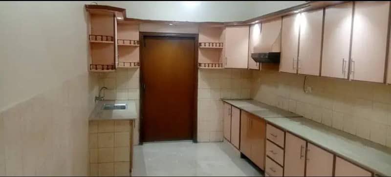 LUXURY INDEPENDENT FIRST FLOOR AVAILABLE FOR RENT 2