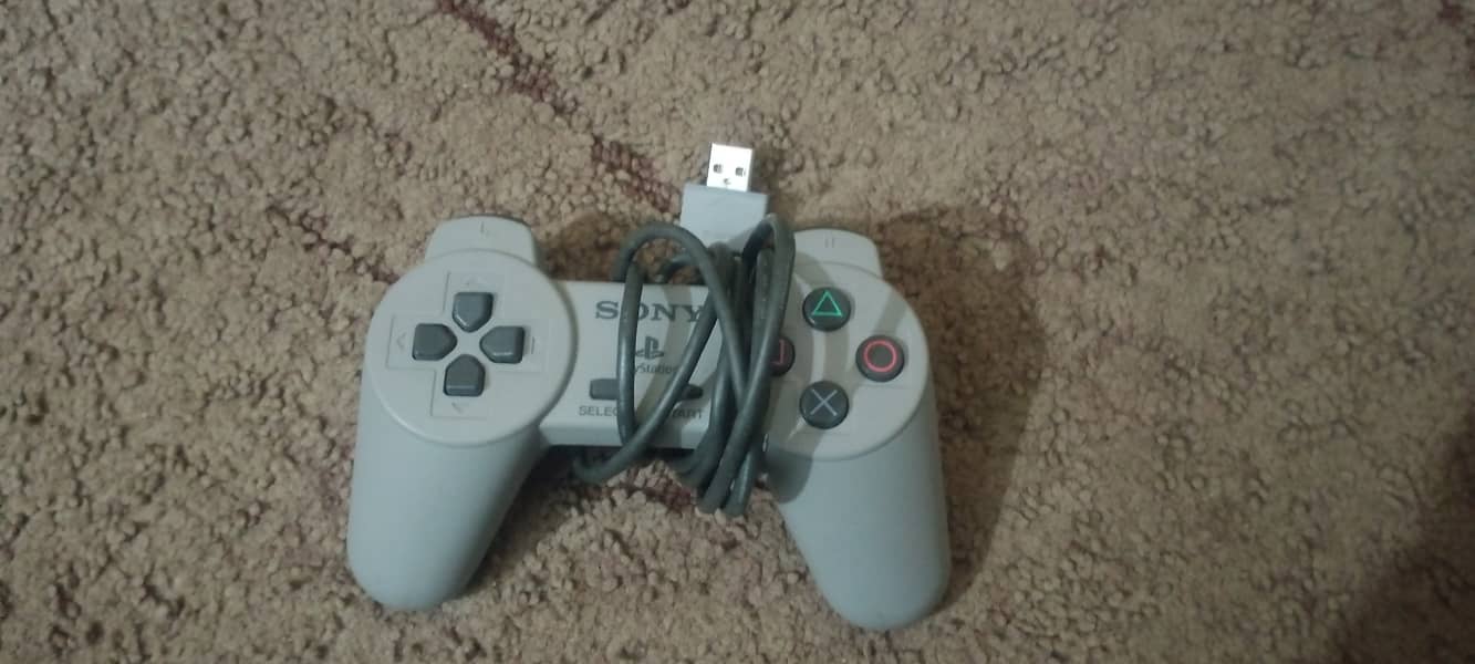 Playstation 1 1994, 2 years used with everything 2