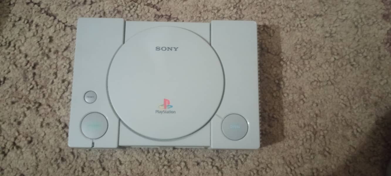 Playstation 1 1994, 2 years used with everything 3