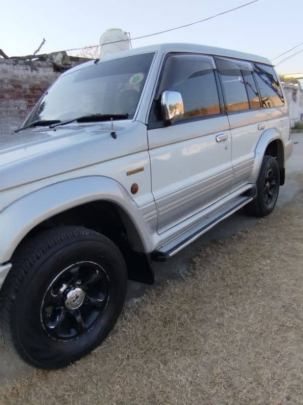 Mitsubishi Pajero 1995 2