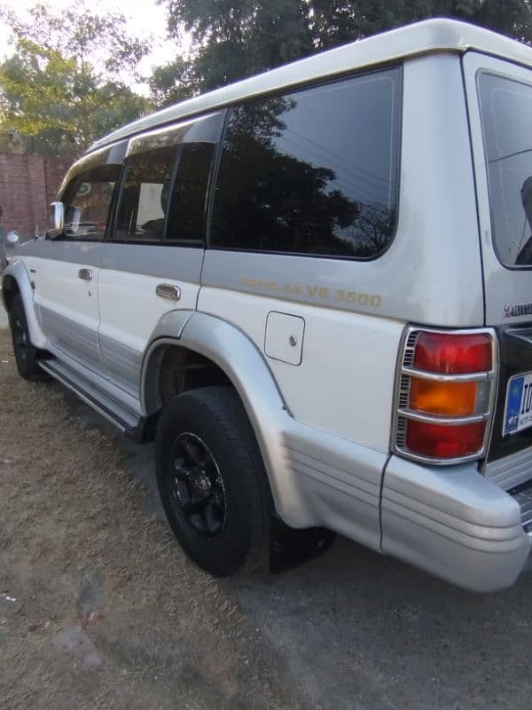 Mitsubishi Pajero 1995 3