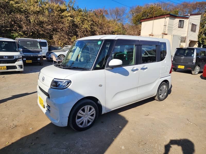 Daihatsu Tanto 1