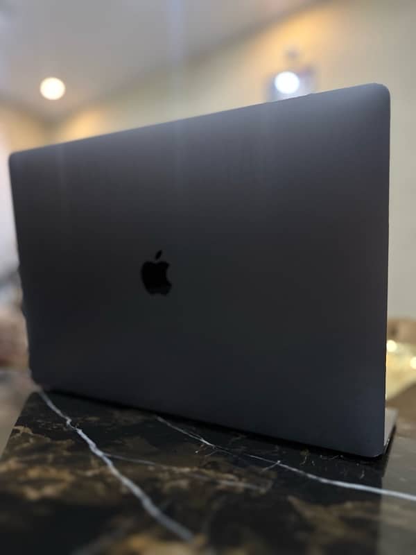 MACBOOK PRO 15’ MID 2018 TOUCHBAR 0