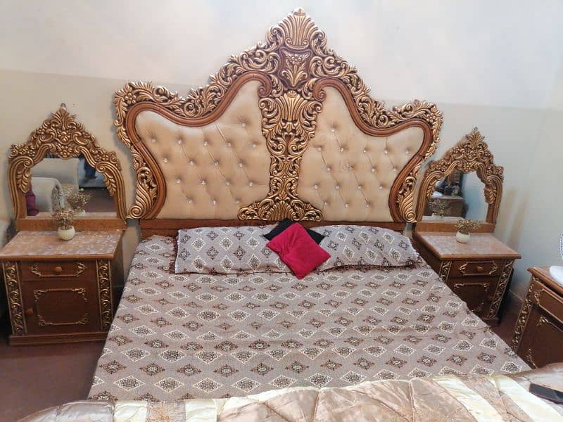 jahez pakij king bed set with dressing table clothing+crockery almari 11