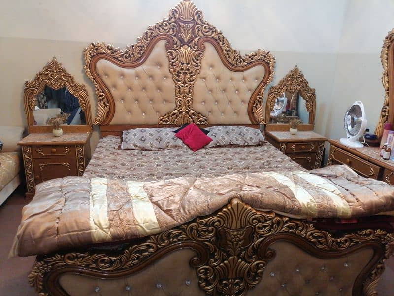 jahez pakij king bed set with dressing table clothing+crockery almari 12