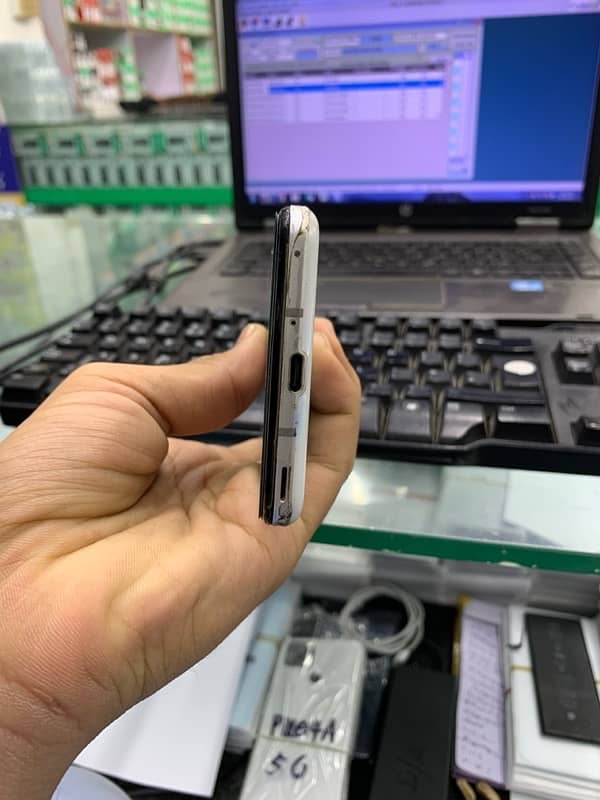 AQUOS R5g 25000 only touch change 1