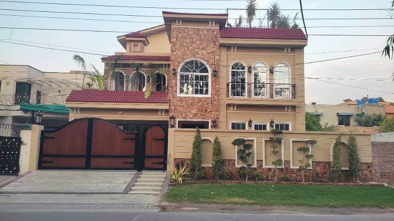 Punjab Society Block B Pia road 1 Kanal Brand New House 10