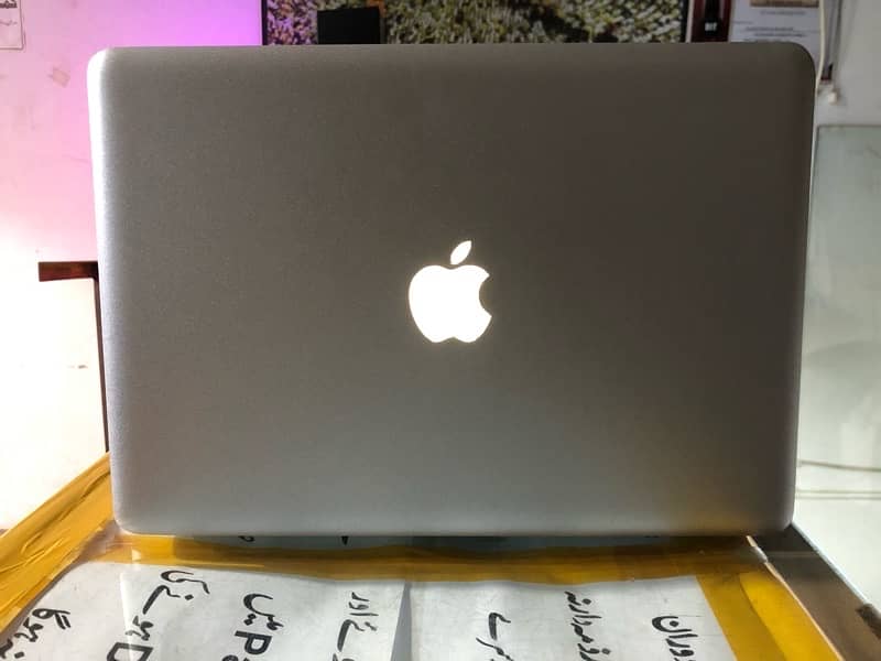 Macbook pro 2011 0