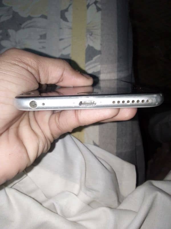 IPHONE 6PLUS NON PTA PANEL TUTA HUA HAI 3000 KA DHAL JAEGA BAKI 1