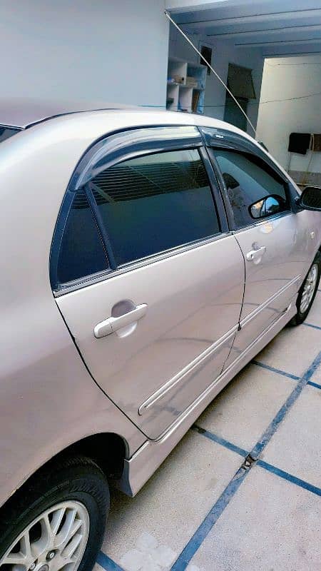 Toyota Corolla Altis 2004 4