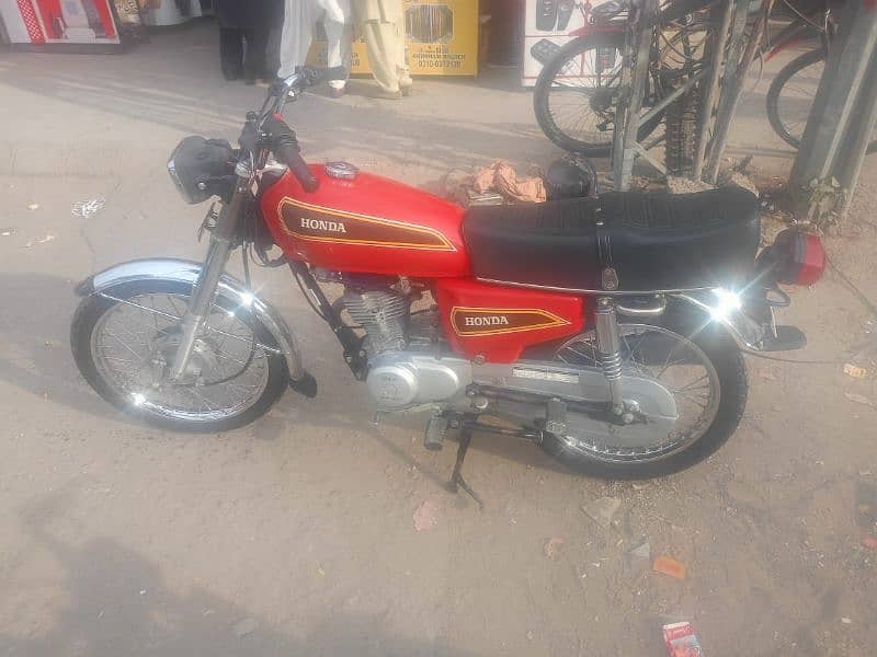 contact. 03054277045. . Honda cg 125 With genuine parts and all documents 1