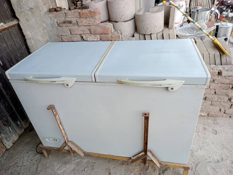 Waves Deep Freezer Double Door great condition 5