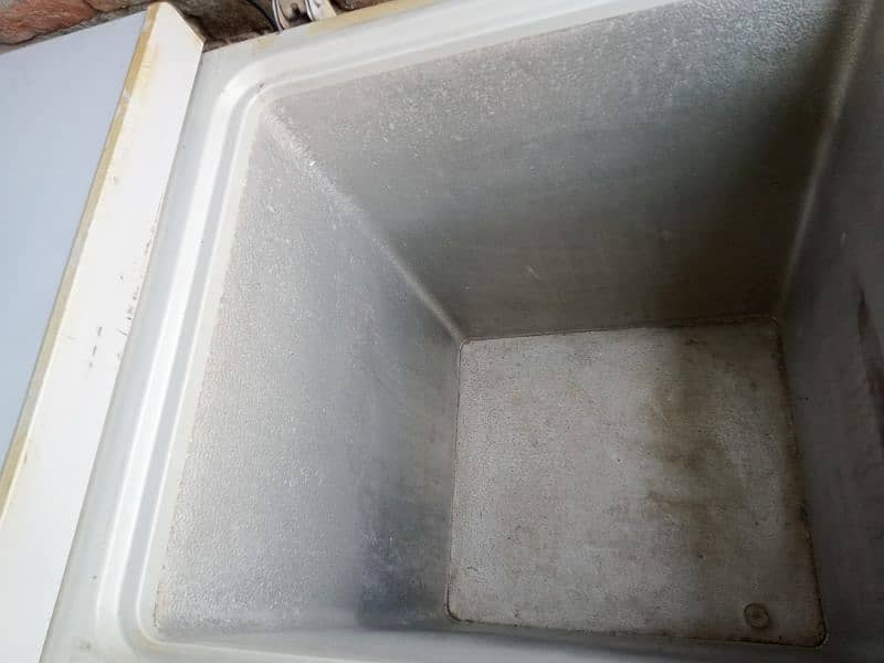 Waves Deep Freezer Double Door great condition 8