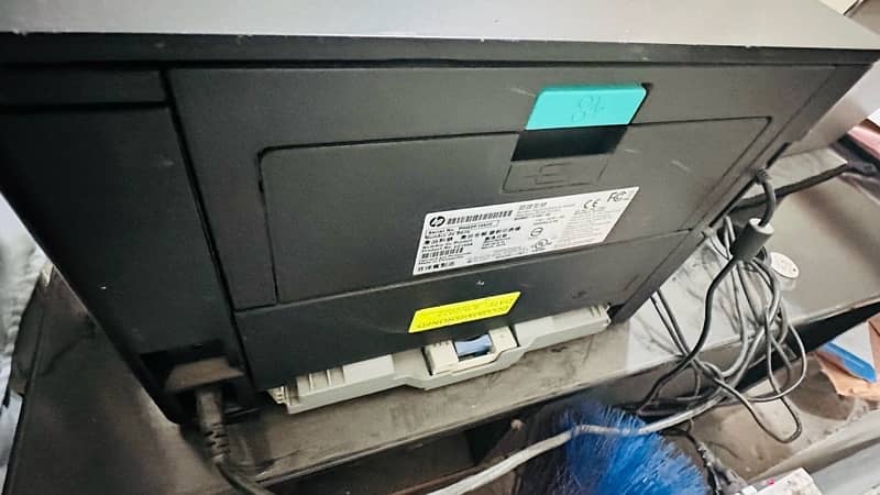 HP LeaserJet Pro 400 M401n 2