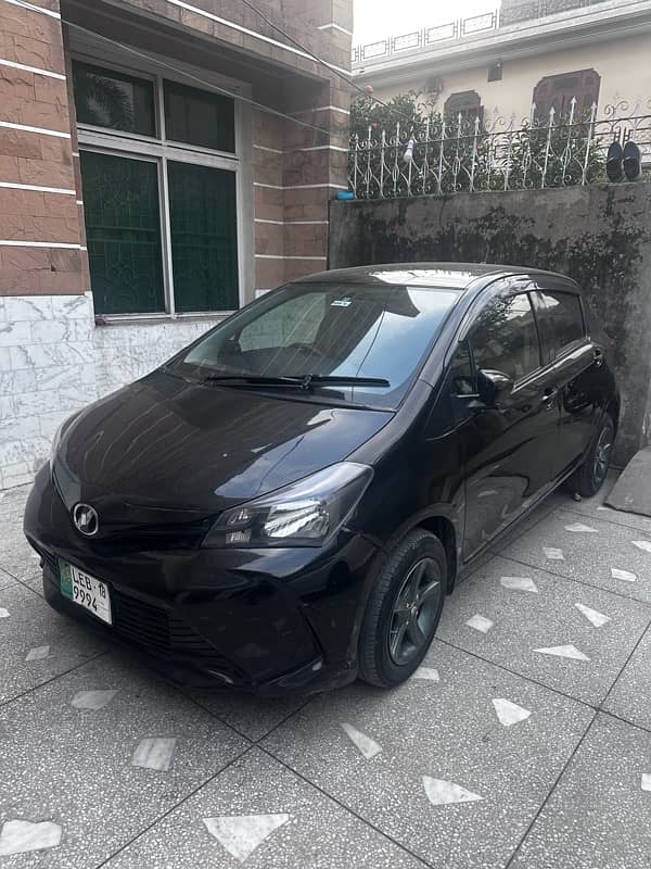 Toyota Vitz 2015 4