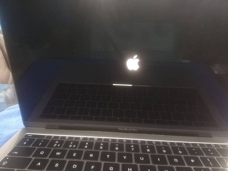 MacBook pro 13 inch 2016 0