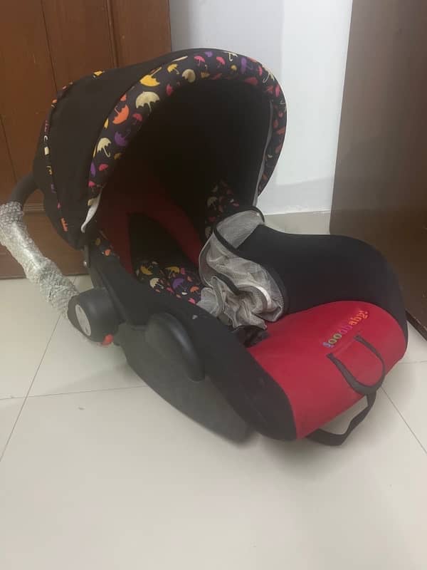 baby carrycot / baby seater 0