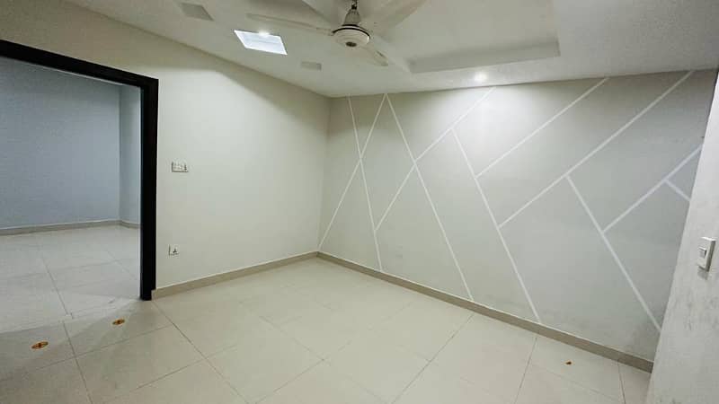 SECOND TO CORNER FLAT FOR SALE 3