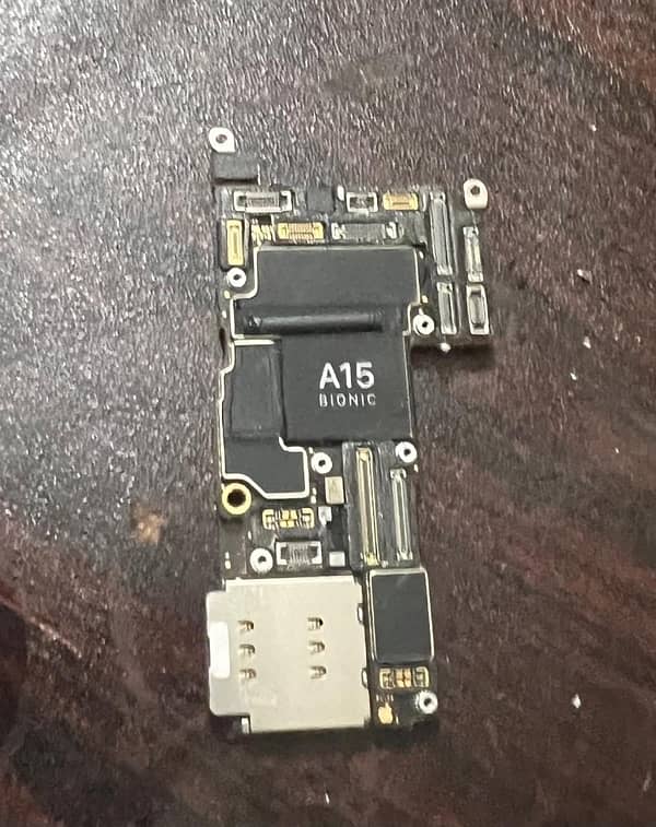 iPhone 13 Pro Max board Non pta 1