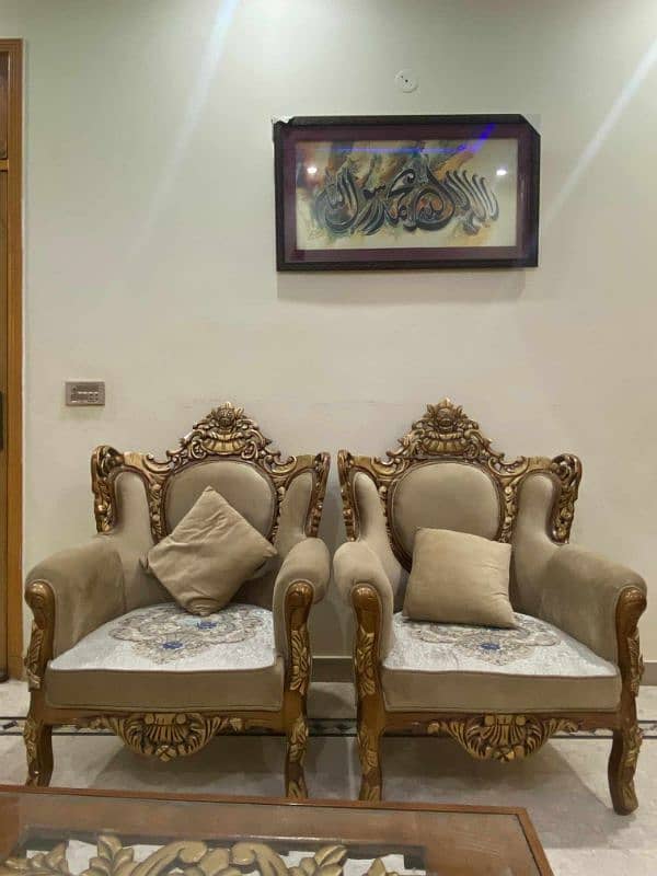 Royal Sofa Set with Table Cushions 6