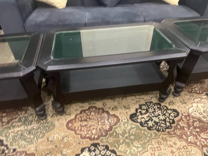 2 small and 1 large center table 0