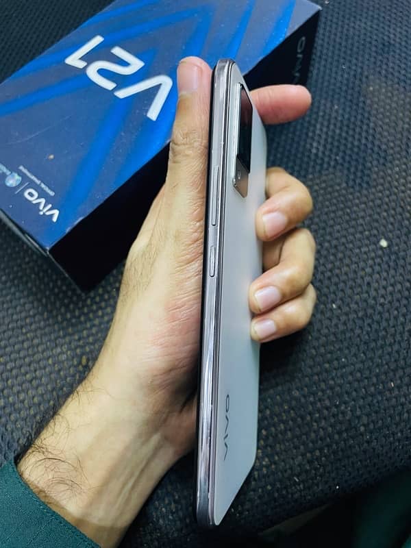 VIVO V21 8GB RAM 128GB ROM WITH BOX 5