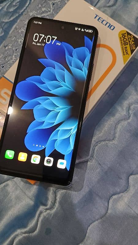 Tecno Spark 20 Pro 0