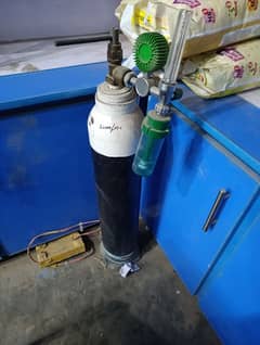 Oxygen Cylinder with kit