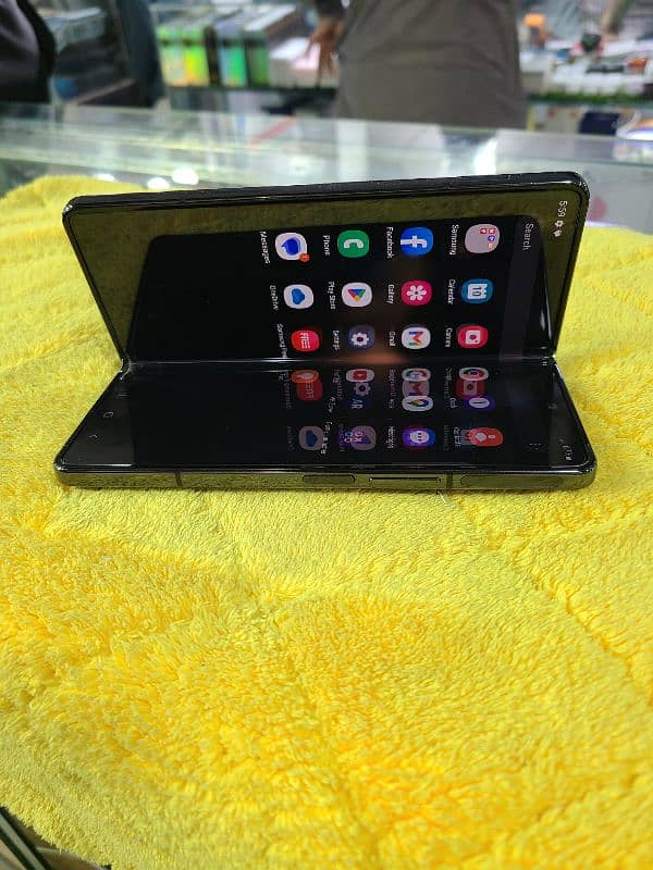 Samsung Galaxy Z Fold4  Approved /12,512. GB 4