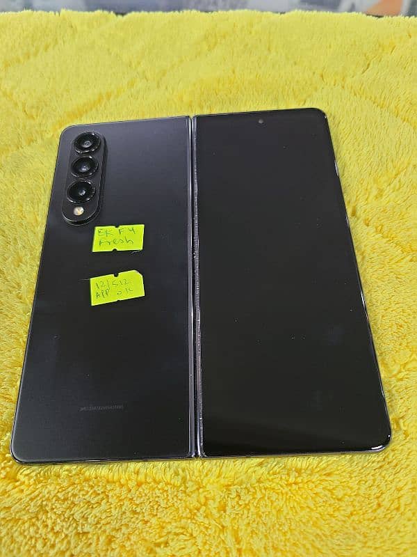 Samsung Galaxy Z Fold4  Approved /12,512. GB 5