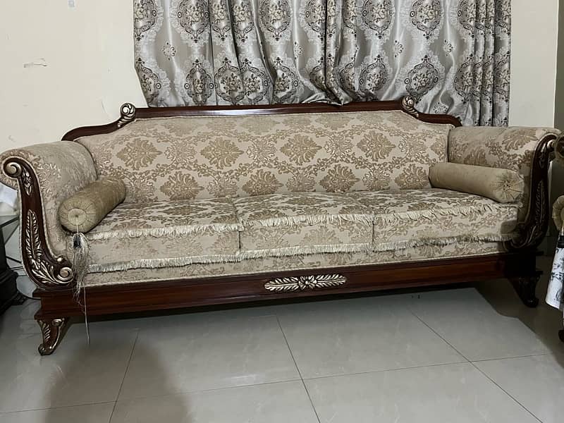 golden sofa set 7 seater 0